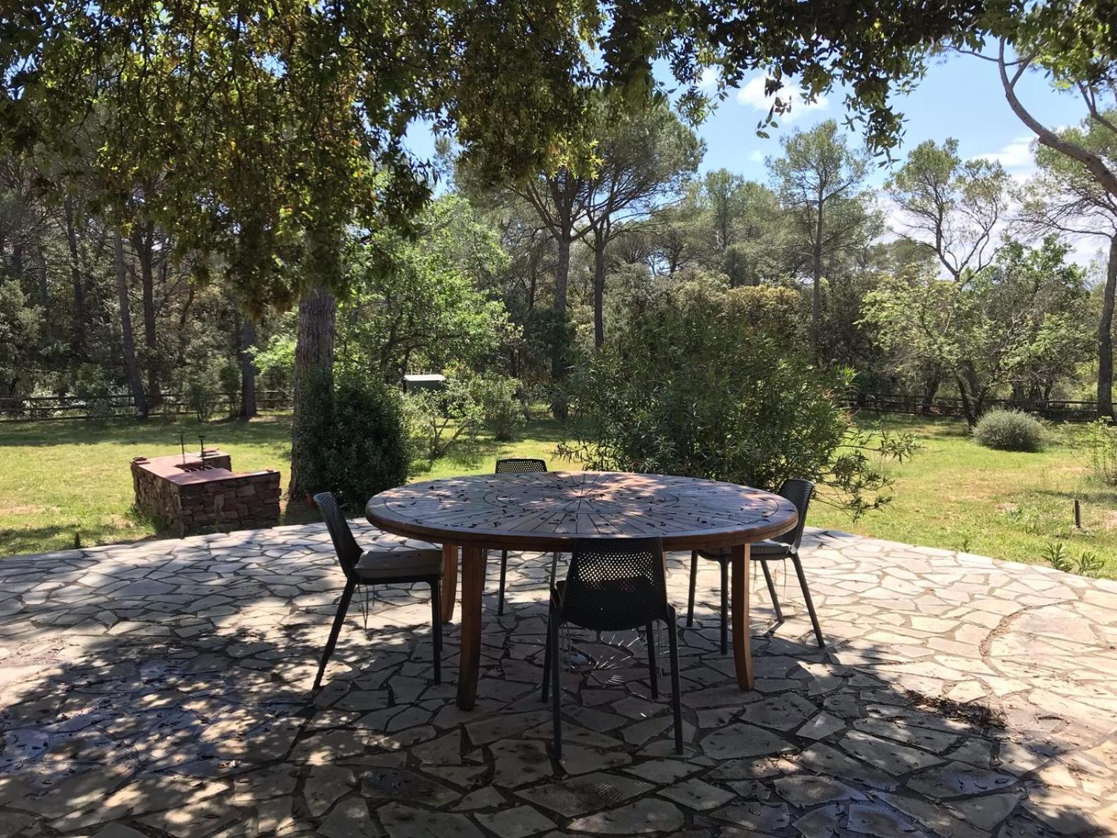 Residence Gabrielle Le Cannet Des Maures Exterior photo